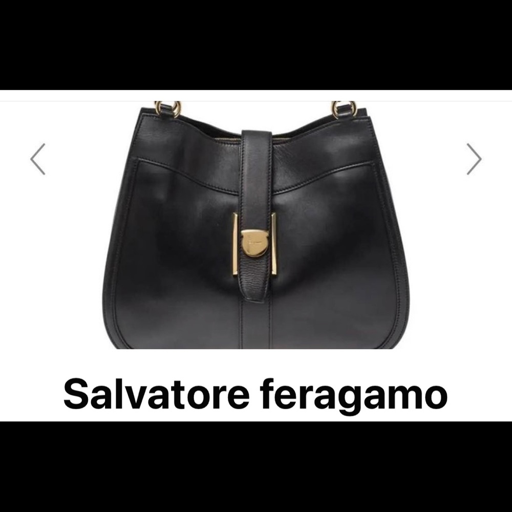 Purse/handbag.  “The Hobo”